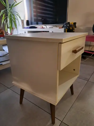 Mesa de noche blanca - miniatura 2