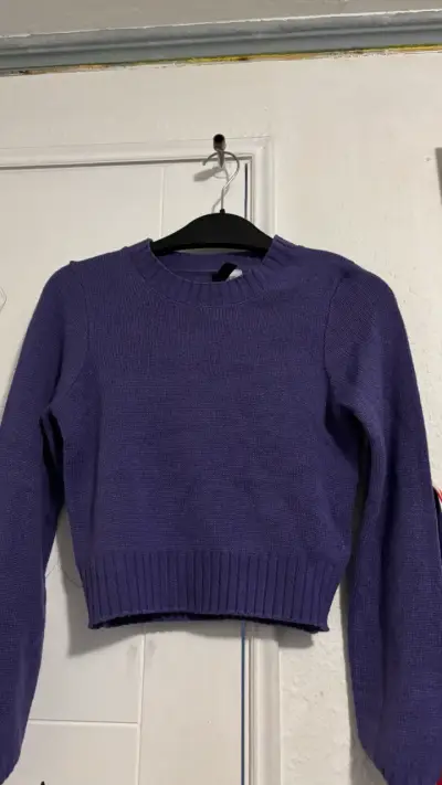 Suéter morado ajustado - miniatura 1