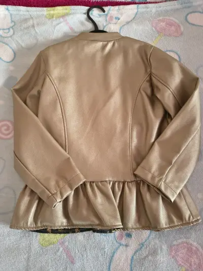 💥Chaqueta dorada con volante💥 - miniatura 1