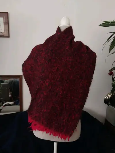Bufanda roja de lana - miniatura 3