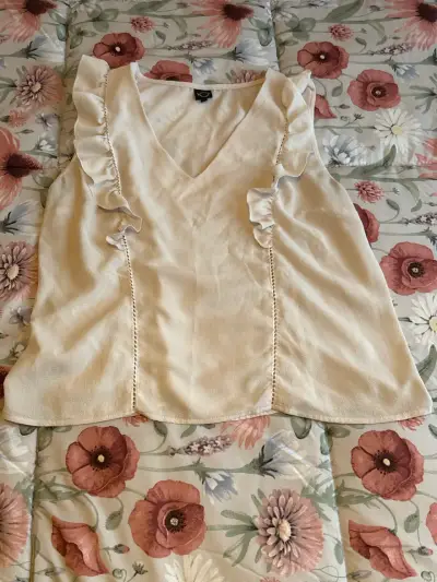 Blusa sin mangas color blanco - miniatura 1