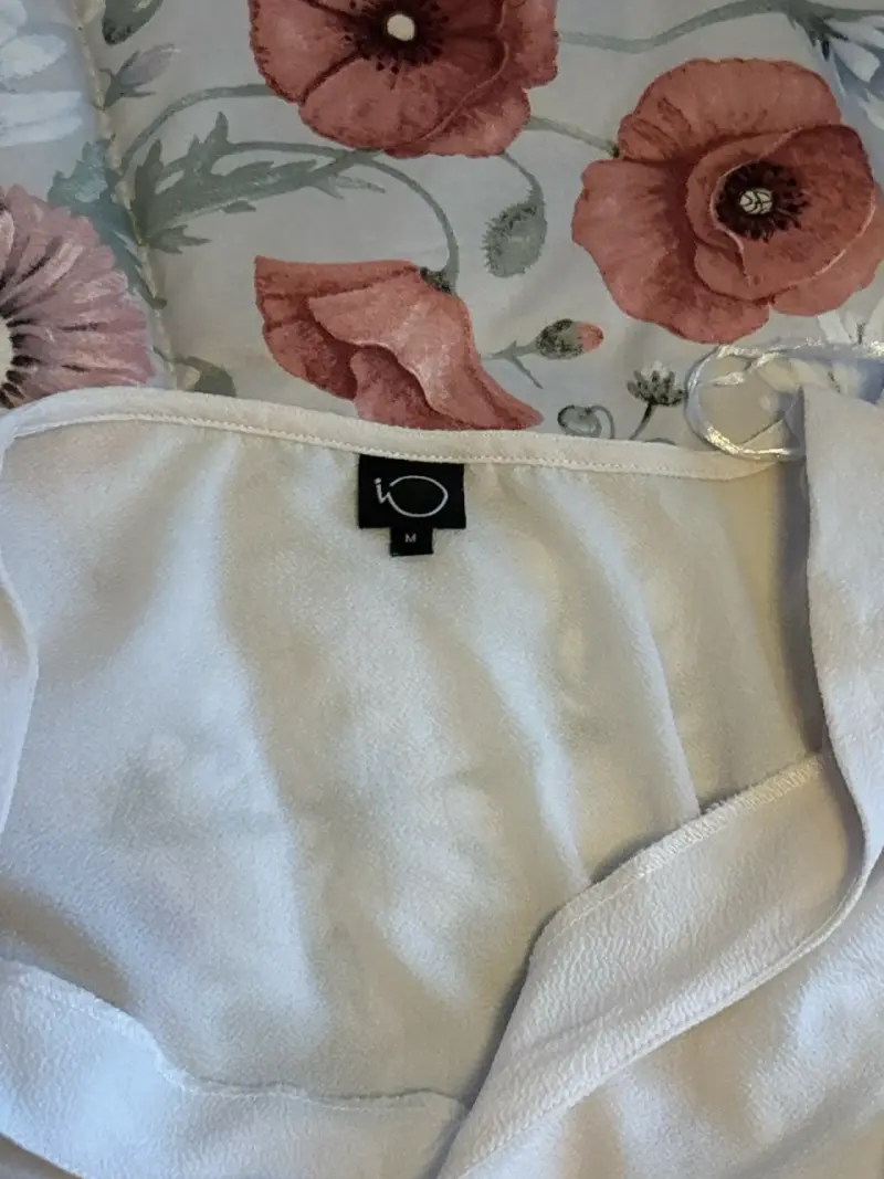 Blusa sin mangas color blanco - 3