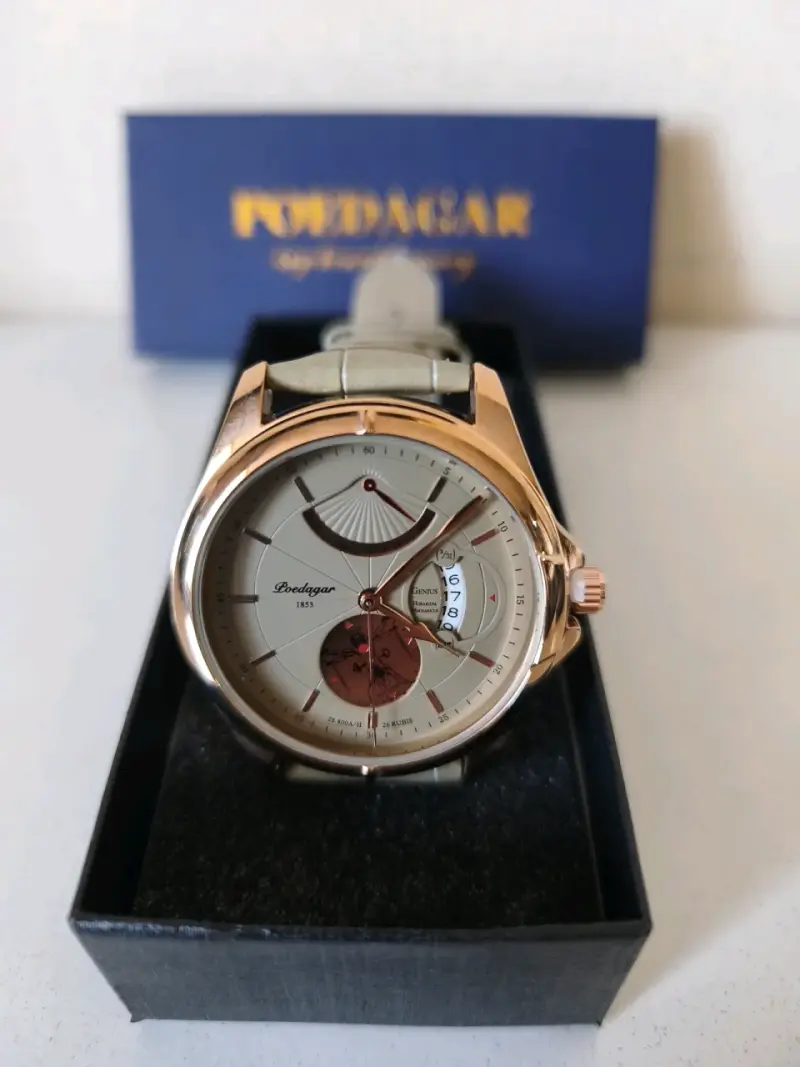 Reloj Poedagar metálico dorado