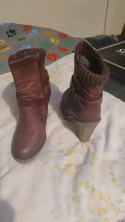 Botines de cuero  sintético marrón con taco - miniatura 1