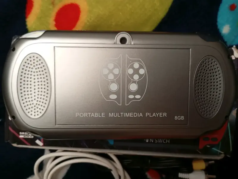 Reproductor multimedia portátil 8GB - 6