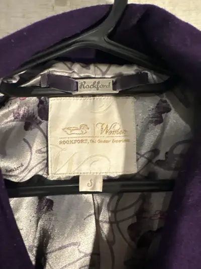Chaqueta morada con detalles - miniatura 2