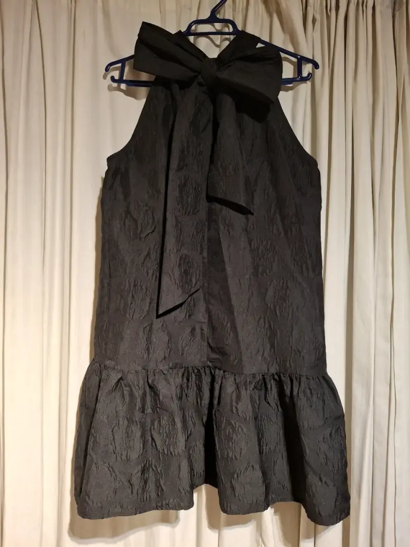 Vestido negro con textura - 2