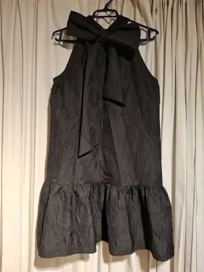 Vestido negro con textura - miniatura 2