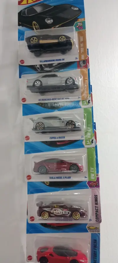 Set de autos Hot Wheels coleccionables - miniatura 1