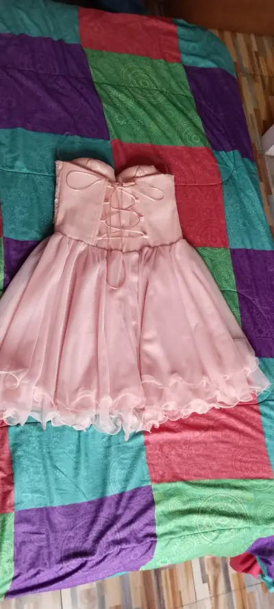 Vestido rosa de encaje elegante - miniatura 2