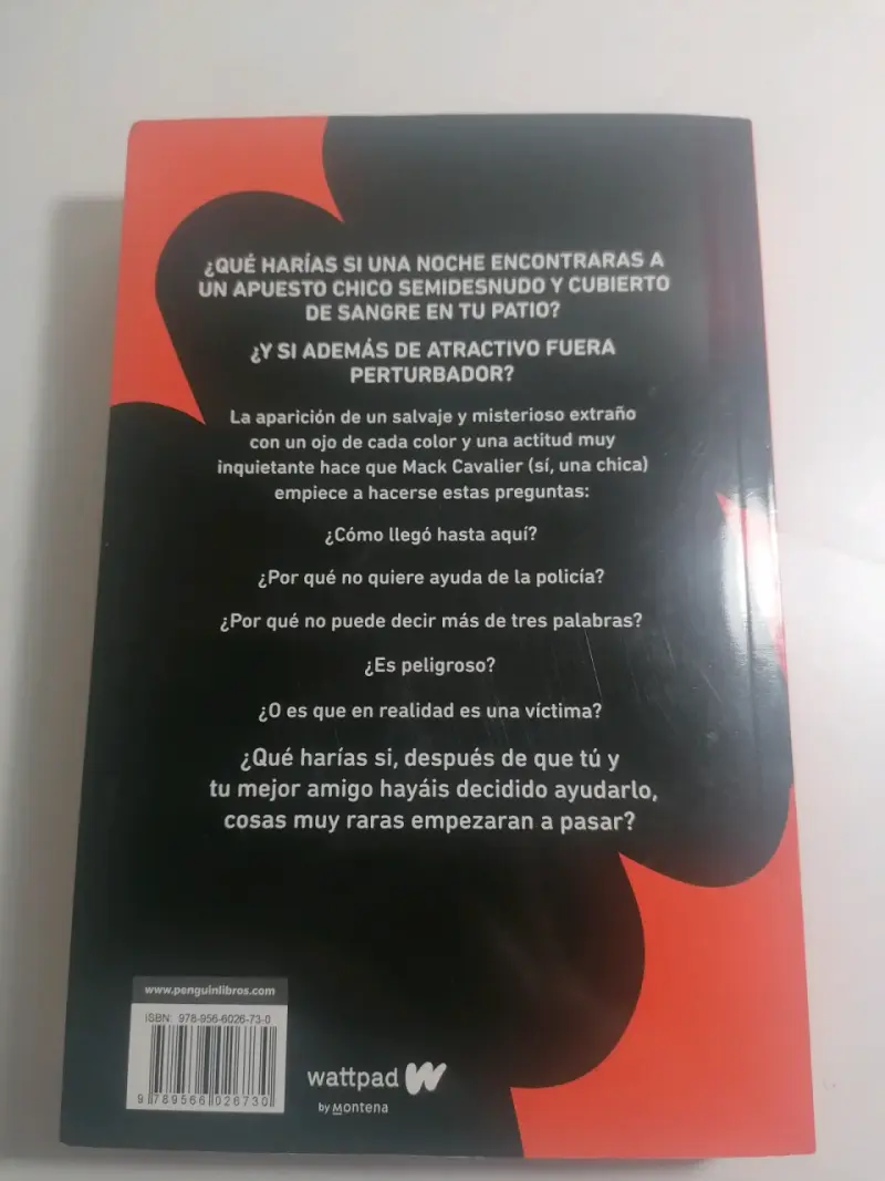 Libro Strange de Alex Mírez - 2