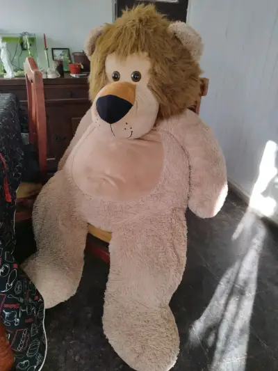 Peluche gigante de león - miniatura 1