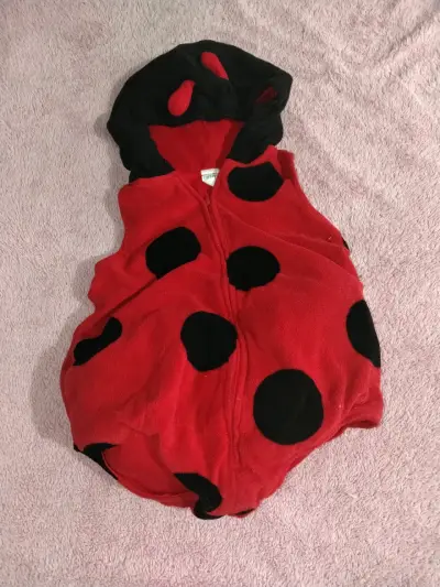 Zapatos y ropa de bebé - miniatura 5