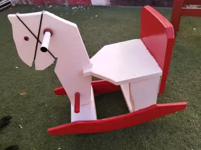 Caballo balancín de madera - miniatura 3