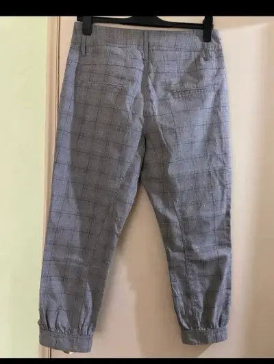 Pantalones de cuadros grises - miniatura 2