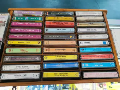 Lote de cassettes de música variada - miniatura 4