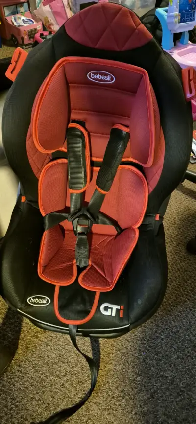 Silla de auto roja y negra Bebesit - miniatura 3