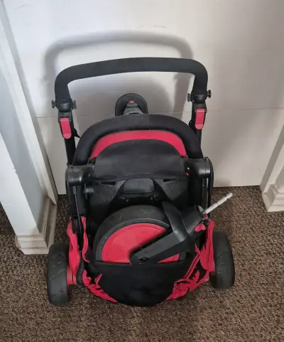 Triciclo SmarTrike STR3 rojo - miniatura 3