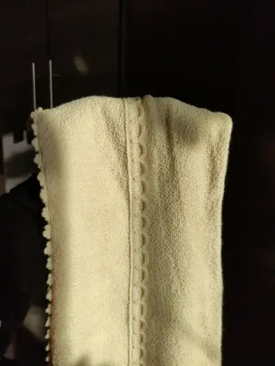 Vestido amarillo claro de tirantes - miniatura 4