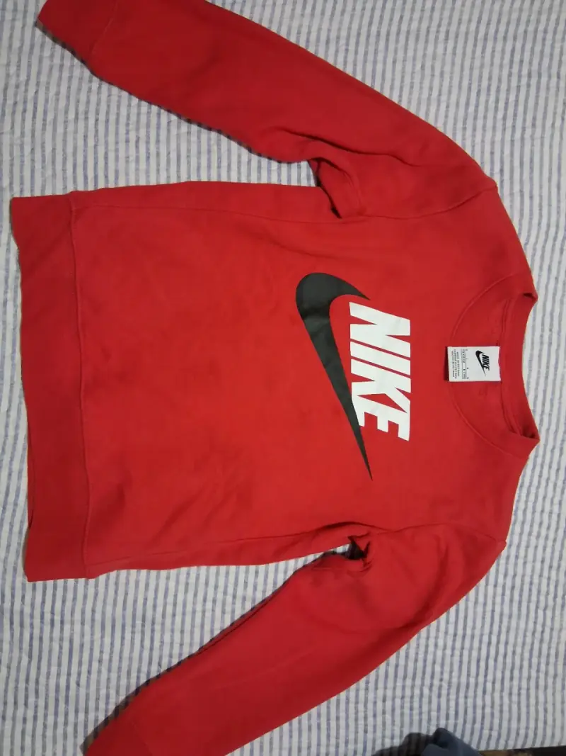 Poleron rojo Nike talla 6 a 7 - 2