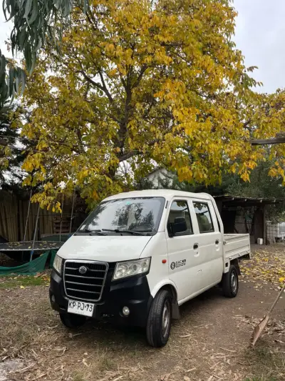 Camioneta GAC Gonow blanca - miniatura 1