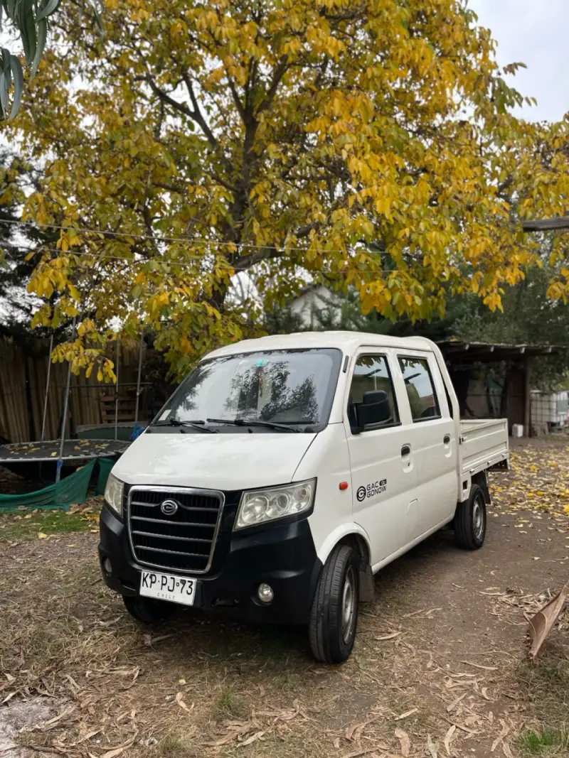 Camioneta GAC Gonow blanca - 2