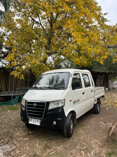 Camioneta GAC Gonow blanca - miniatura 2