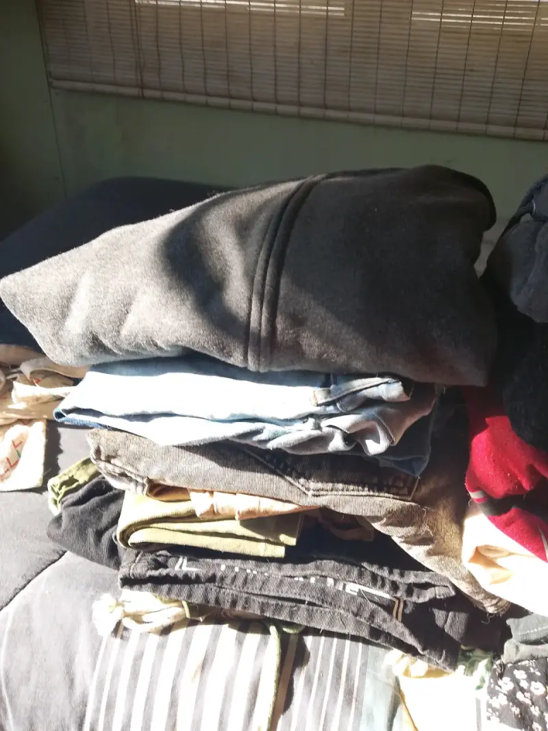 Lote de pantalones y poleras - 2
