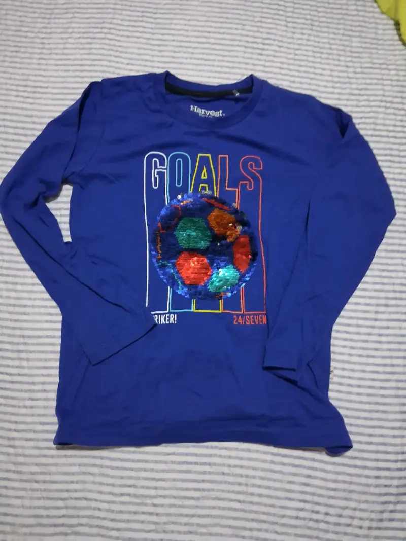 Polera azul con lentejuelas fútbol talla 8