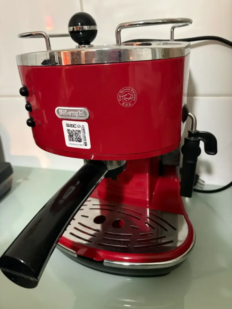 Máquina de café espresso roja - 1