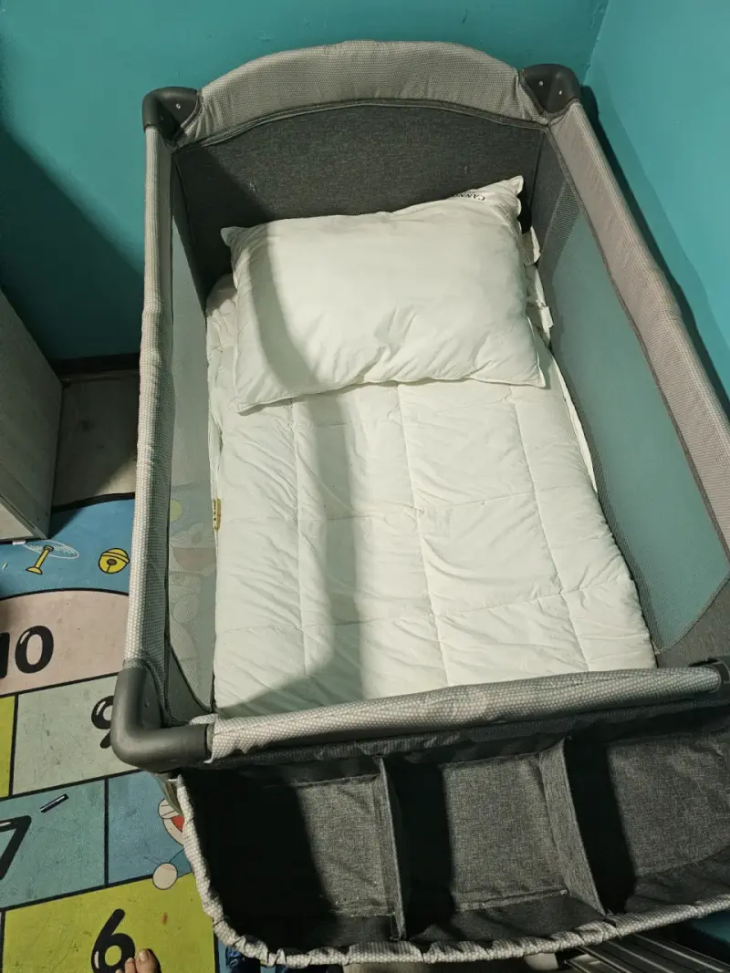 Cuna corral gris para bebé - 2