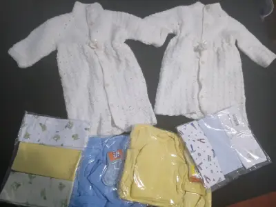 Conjunto de ropa para bebé - miniatura 4