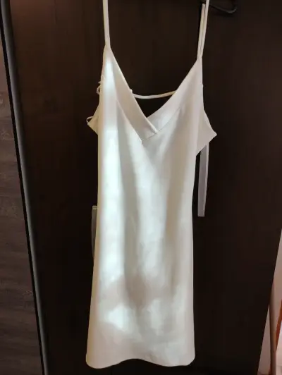 Vestido mango blanco sin mangas sin espalda - miniatura 1