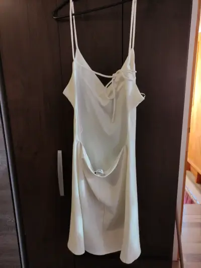 Vestido mango blanco sin mangas sin espalda - miniatura 2