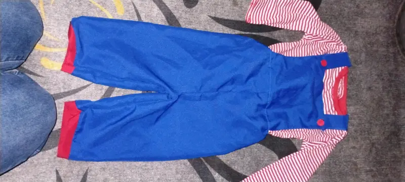Disfraz infantil azul y rojo - 1