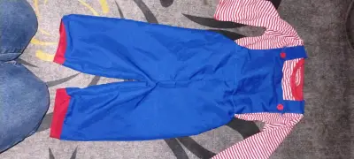Disfraz infantil azul y rojo - miniatura 1
