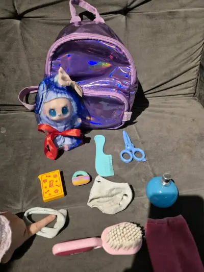 Set labubu con accesorios y mochila - miniatura 1