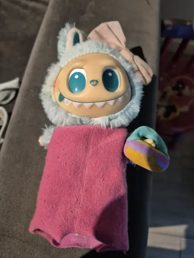 Set labubu con accesorios y mochila - miniatura 2