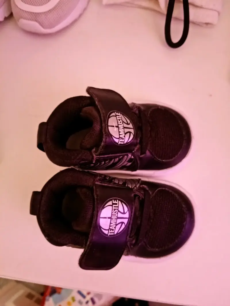 Zapatillas Team Hustle negras - 5