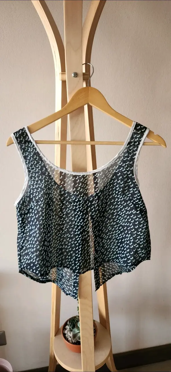 Blusa transparente con estampado - 1