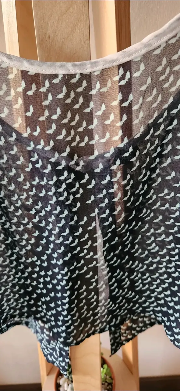 Blusa transparente con estampado - 3