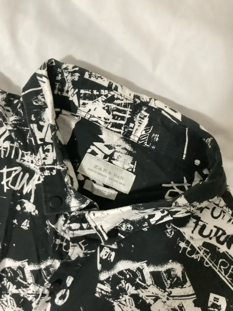 Camisa negra estampada graffiti ZARA - 3