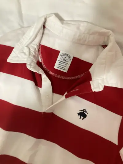 Polera polo rugby rayada roja y blanca - miniatura 2