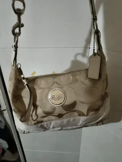 Cartera Coach beige pequeña - miniatura 1