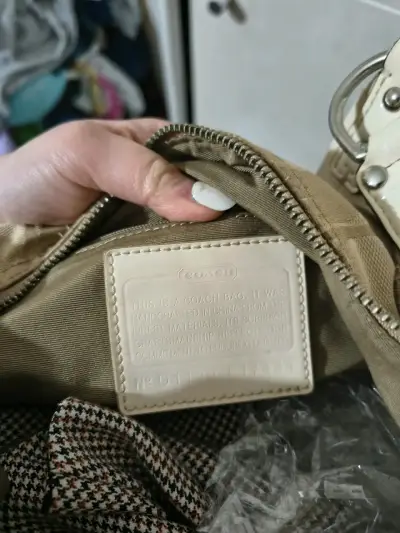 Cartera Coach beige pequeña - miniatura 2