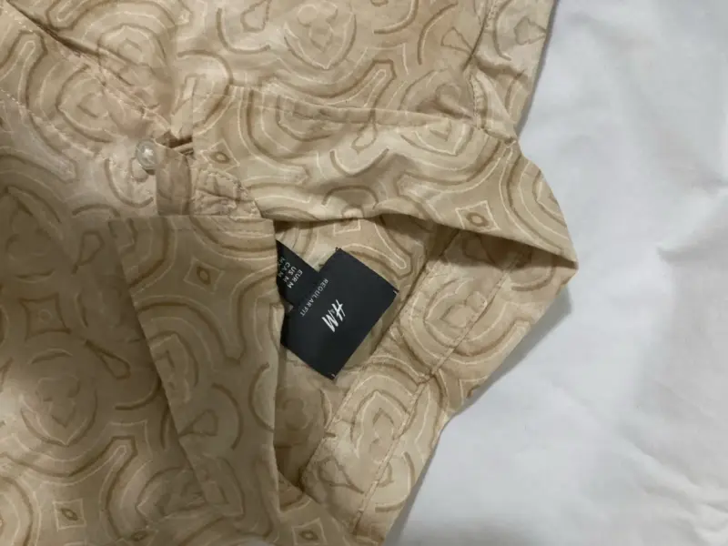 Camisa beige con estampado HM - 2