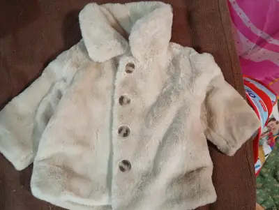 Abrigo de bebé beige peludo - miniatura 1