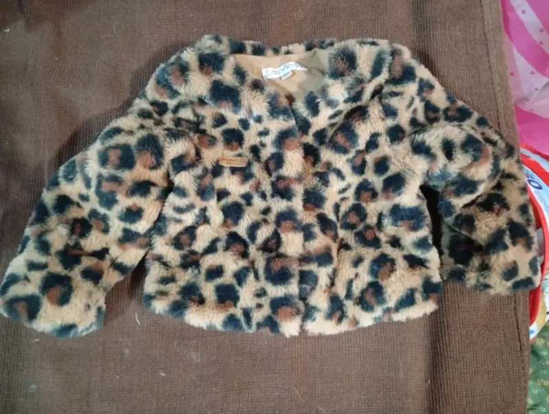 Chaqueta de peluche con estampado de leopardo - 1