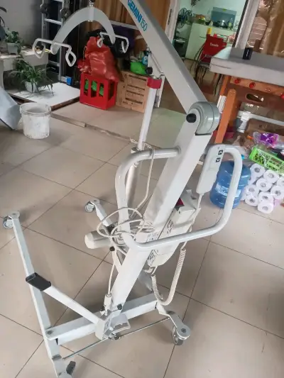 Grúa elevadora para pacientes - miniatura 4