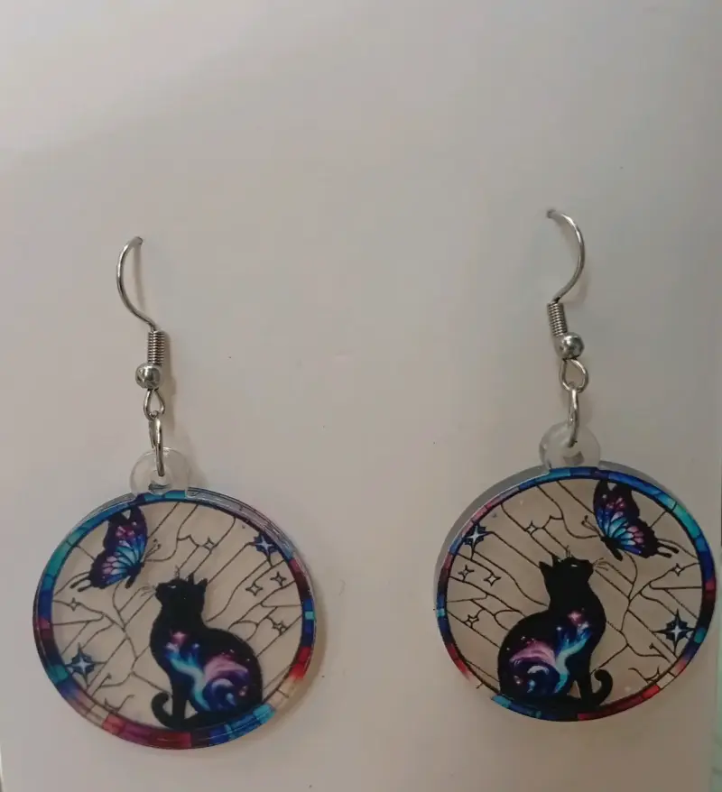 Aros colgantes con diseño de gato